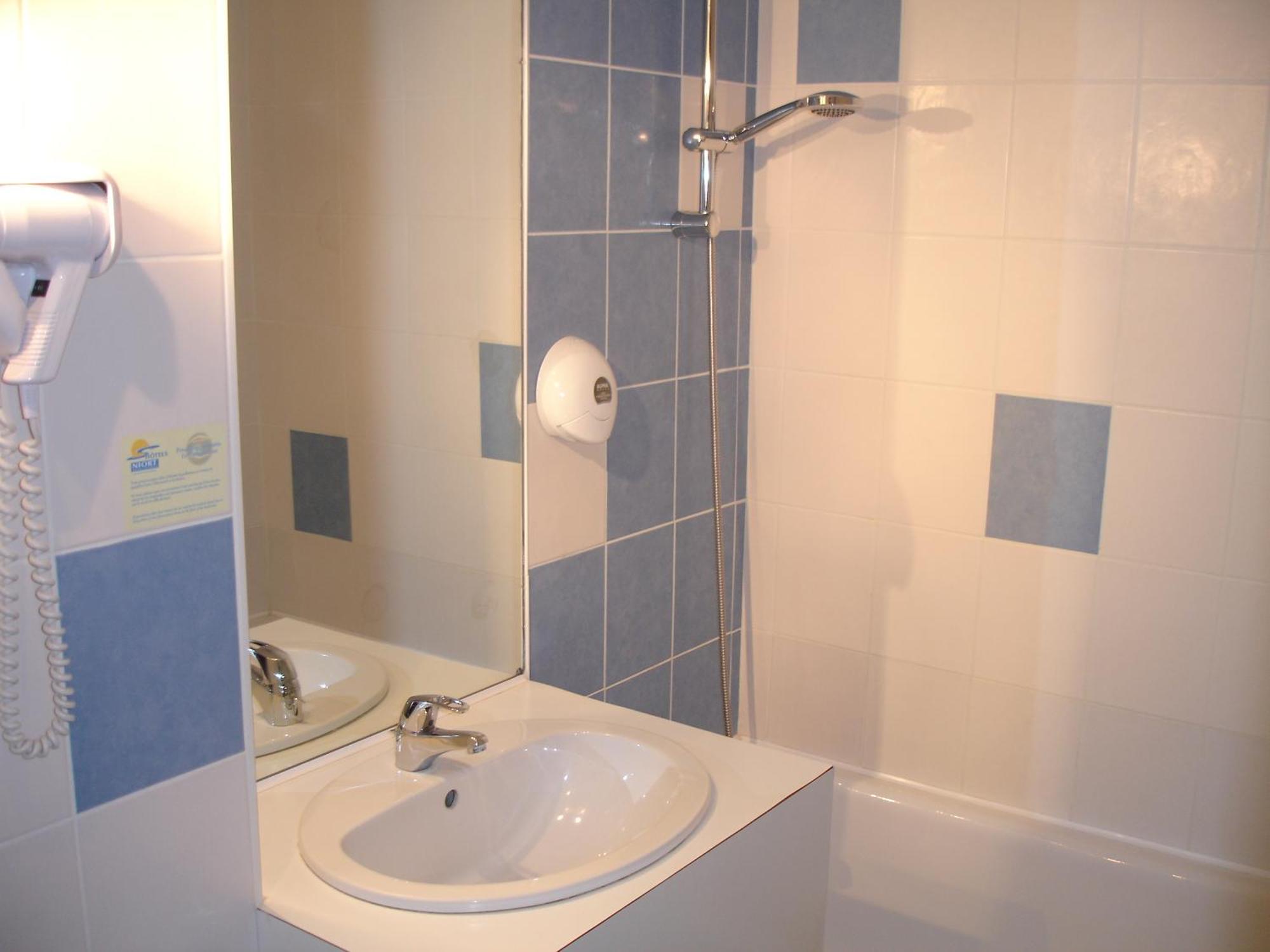 Agape Hotel Niort- ベシーヌ 部屋 写真