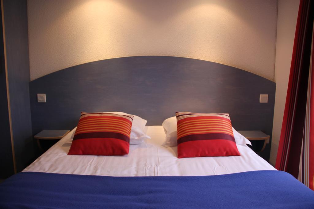 Agape Hotel Niort- ベシーヌ エクステリア 写真