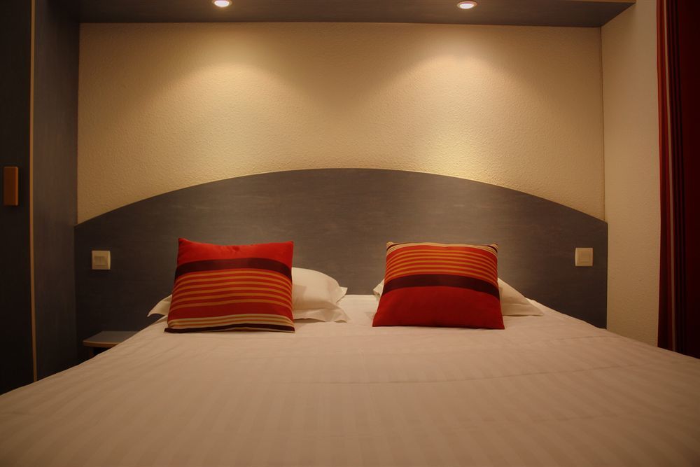 Agape Hotel Niort- ベシーヌ エクステリア 写真