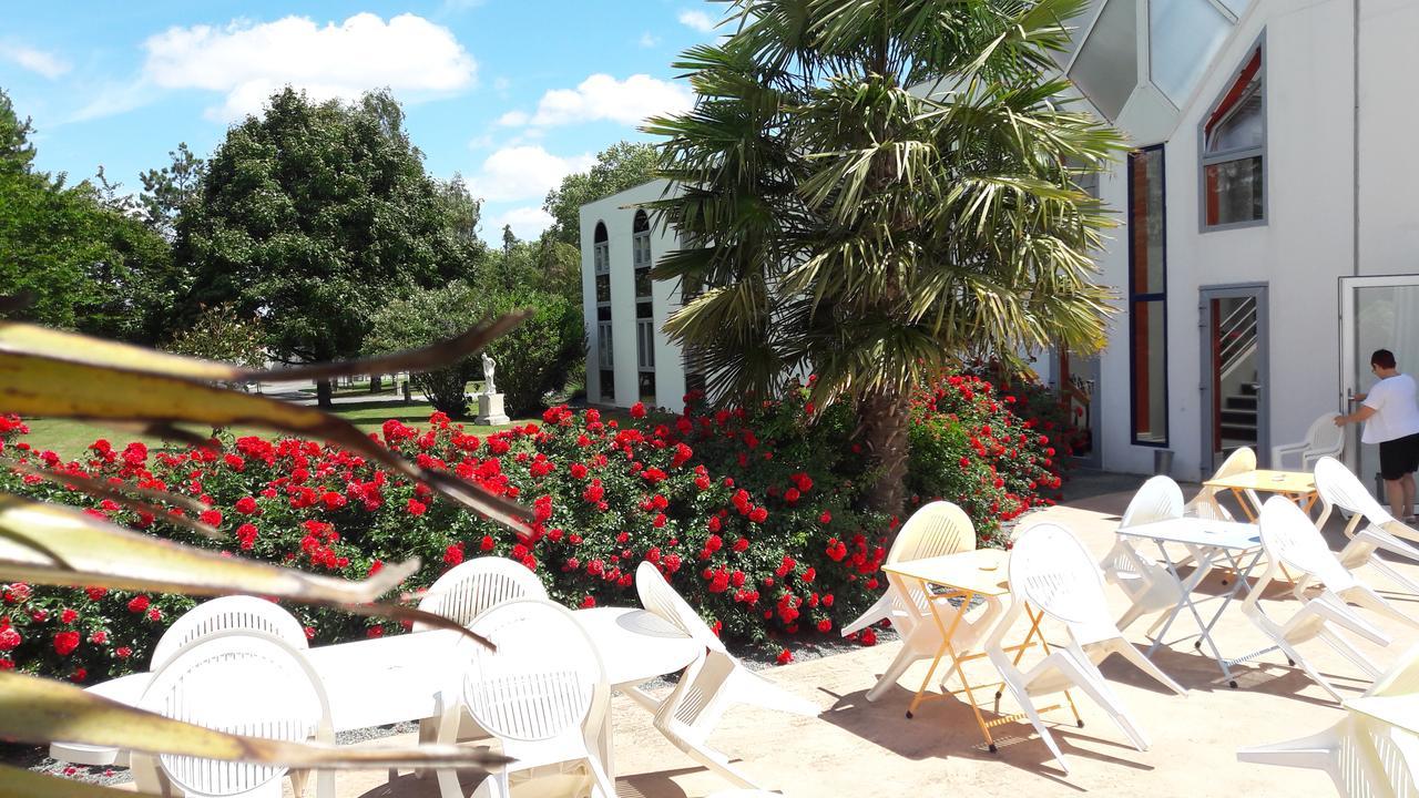 Agape Hotel Niort- ベシーヌ エクステリア 写真
